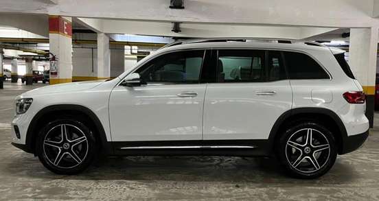 MERCEDES-BENZ-GLB 200-2021