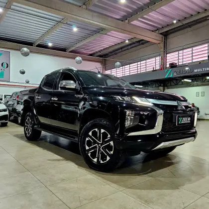 MITSUBISHI L200 TRITON 2.4 16V TURBO DIESEL SPORT HPE-S CD 4P 4X4 AUTOMÁTICO MITSUBISHI L200 TRITON 2.4 16V TURBO DIESEL SPORT HPE-S CD 4P 4X4 AUTOMÁTICO