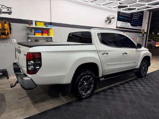 MITSUBISHI-L200 TRITON-2.4 16V TURBO DIESEL SPORT HPE-S CD 4P 4X4 AUTOMÁTICO MITSUBISHI-L200 TRITON-2020