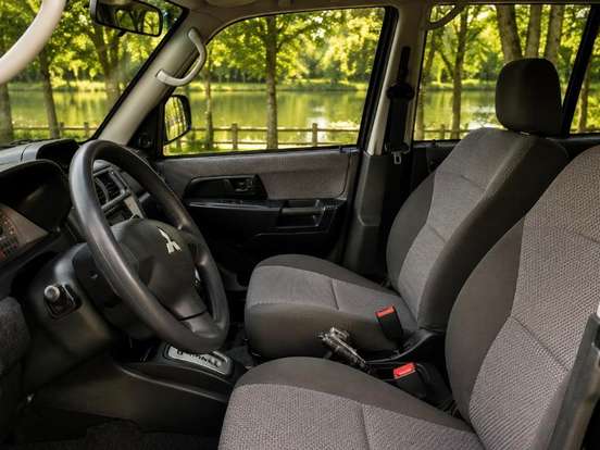 MITSUBISHI-PAJERO TR4-2.0 4X4 16V 140CV FLEX 4P AUTOMÁTICO MITSUBISHI-PAJERO TR4-2009