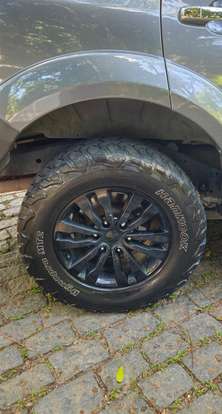 MITSUBISHI-PAJERO-2015