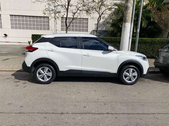 NISSAN-KICKS-2017