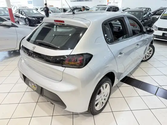 PEUGEOT-208-2021