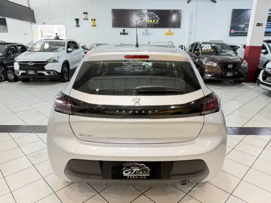 PEUGEOT-208-2021