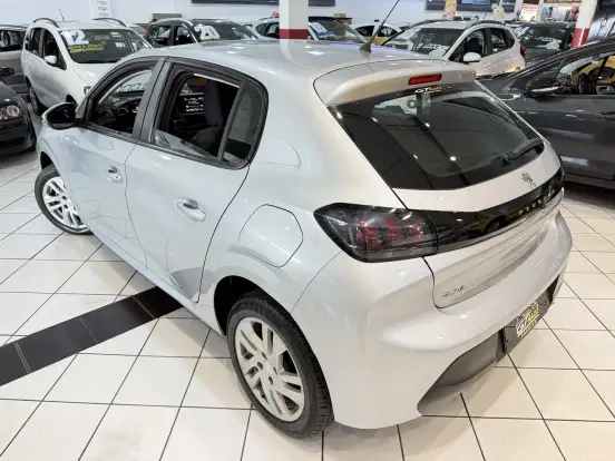 PEUGEOT-208-2021