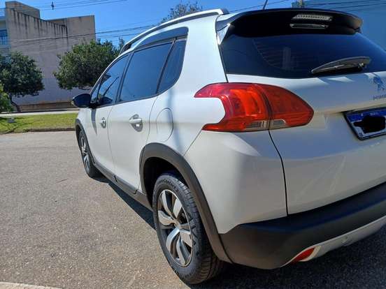 PEUGEOT-2008-2019