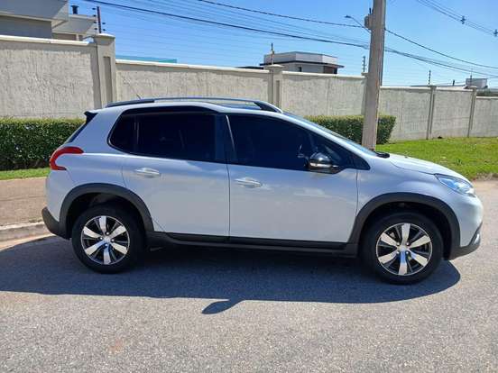 PEUGEOT-2008-2019
