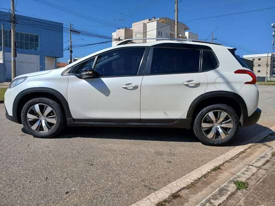 PEUGEOT-2008-2019