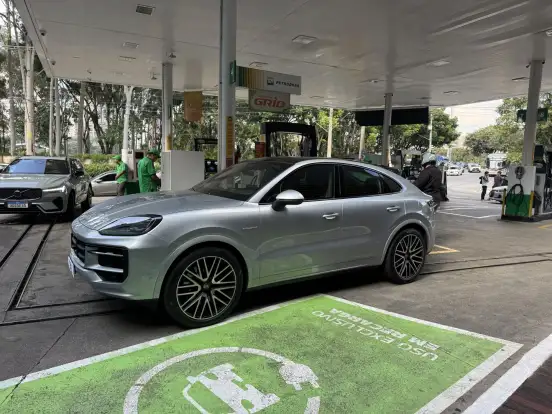 PORSCHE-CAYENNE-3.0 V6 E-HYBRID COUPÉ AWD TIPTRONIC S PORSCHE-CAYENNE-2025