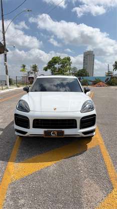 PORSCHE-CAYENNE-2022