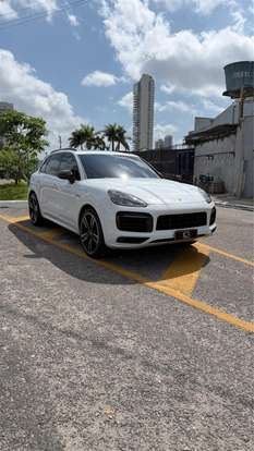 PORSCHE-CAYENNE-2022