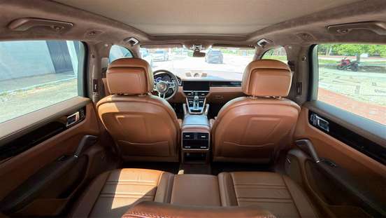 PORSCHE-CAYENNE-2022