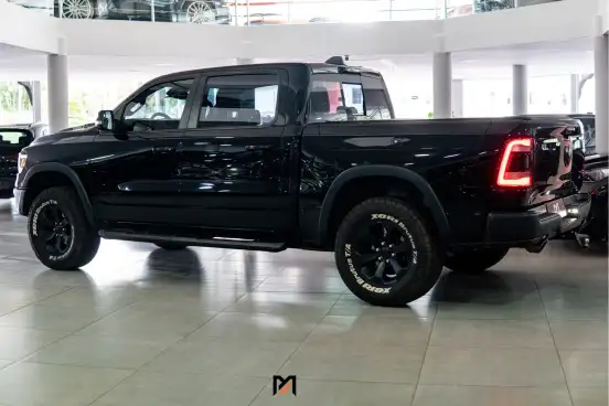 RAM-1500-5.7 V8 GASOLINA REBEL CD 4X4 AUTOMÁTICO RAM-1500-2022