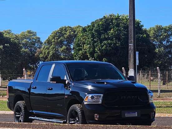 RAM-CLASSIC-5.7 V8 GASOLINA LARAMIE NIGHT EDITION CD 4X4 AUTOMÁTICO RAM-CLASSIC-2022