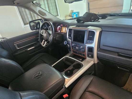 RAM-CLASSIC-5.7 V8 GASOLINA LARAMIE NIGHT EDITION CD 4X4 AUTOMÁTICO RAM-CLASSIC-2022