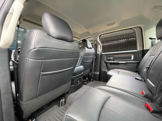 RAM-CLASSIC-5.7 V8 GASOLINA LARAMIE NIGHT EDITION CD 4X4 AUTOMÁTICO RAM-CLASSIC-2022