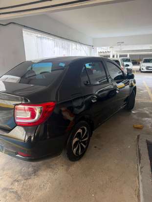 RENAULT-LOGAN-2020