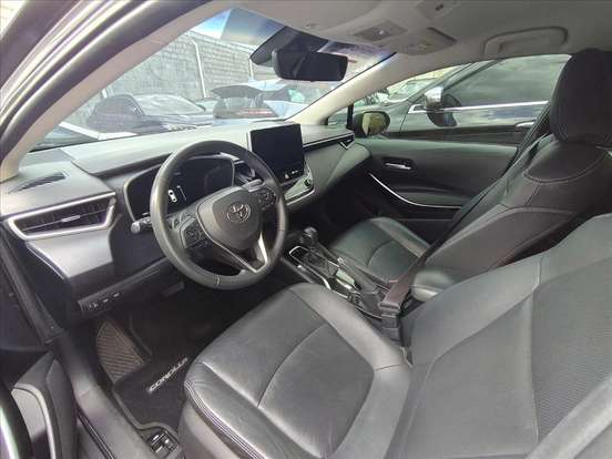 TOYOTA-COROLLA-2024