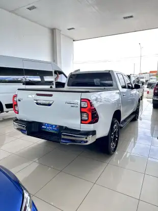 TOYOTA-HILUX-2023