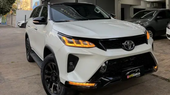 TOYOTA HILUX 2.8 SRX 4X4 CD 16V DIESEL 4P AUTOMÁTICO