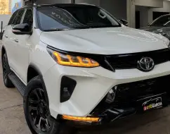 TOYOTA HILUX 2.8 SRX 4X4 CD 16V DIESEL 4P AUTOMÁTICO TOYOTA HILUX 2.8 SRX 4X4 CD 16V DIESEL 4P AUTOMÁTICO