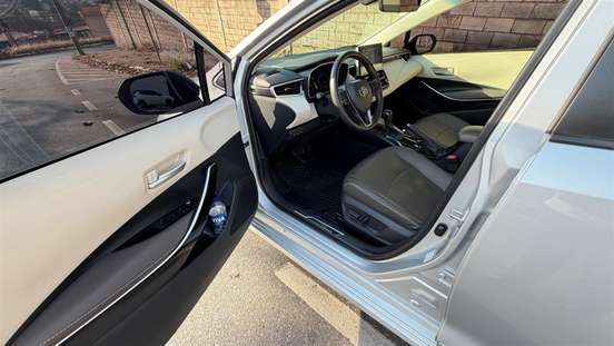 TOYOTA-COROLLA-2024