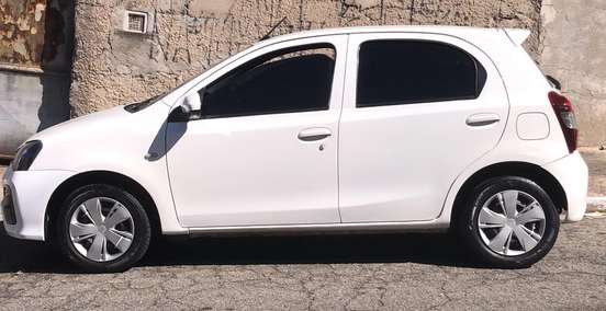 TOYOTA-ETIOS-2018