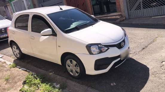 TOYOTA-ETIOS-2018