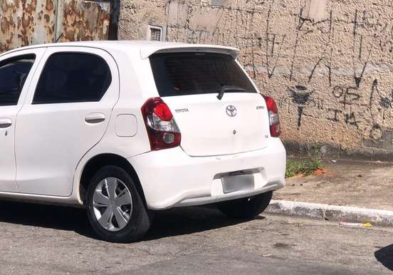 TOYOTA-ETIOS-2018