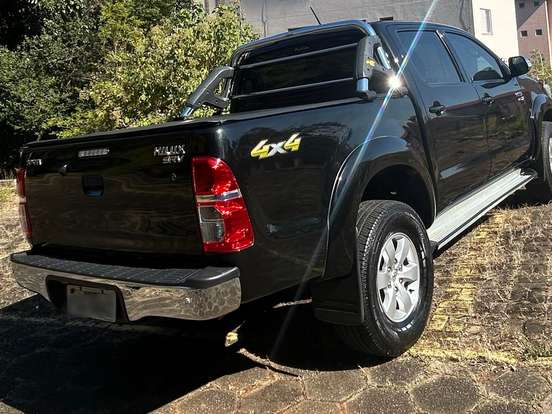 TOYOTA-HILUX-2.7 SRV 4X4 CD 16V FLEX 4P AUTOMÁTICO TOYOTA-HILUX-2012