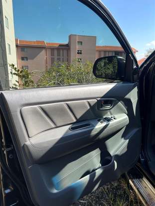 TOYOTA-HILUX-2012