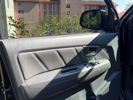 TOYOTA-HILUX-2.7 SRV 4X4 CD 16V FLEX 4P AUTOMÁTICO TOYOTA-HILUX-2012