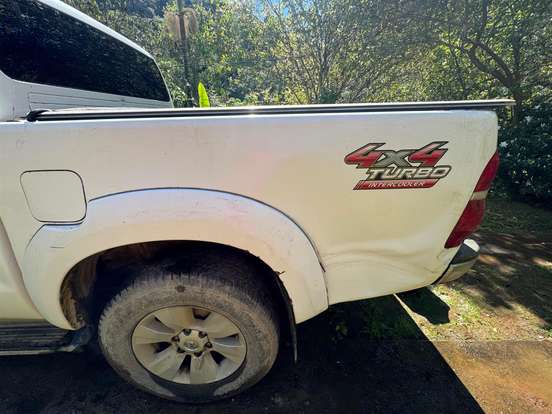 TOYOTA-HILUX-3.0 SRV 4X4 CD 16V TURBO INTERCOOLER DIESEL 4P AUTOMÁTICO TOYOTA-HILUX-2013