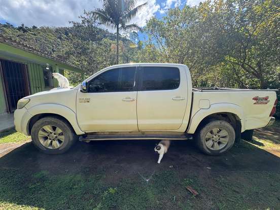 TOYOTA-HILUX-3.0 SRV 4X4 CD 16V TURBO INTERCOOLER DIESEL 4P AUTOMÁTICO TOYOTA-HILUX-2013