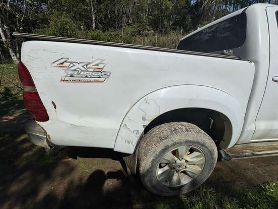 TOYOTA-HILUX-3.0 SRV 4X4 CD 16V TURBO INTERCOOLER DIESEL 4P AUTOMÁTICO TOYOTA-HILUX-2013