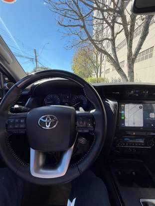 TOYOTA-HILUX SW4-2023