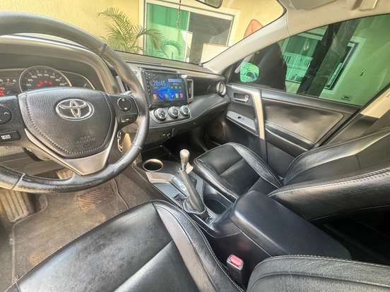 TOYOTA-RAV4-2014
