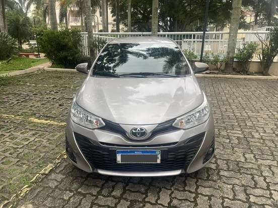 TOYOTA-YARIS-2018