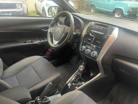 TOYOTA-YARIS-2018