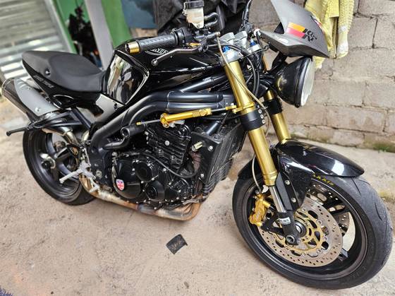 TRIUMPH SPEED TRIPLE 1050i 