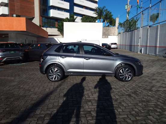 VOLKSWAGEN-POLO-1.0 170 TSI HIGHLINE AUTOMÁTICO VOLKSWAGEN-POLO-2025