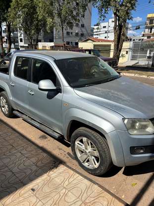 VOLKSWAGEN-AMAROK-2012