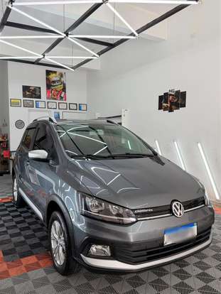 VOLKSWAGEN-CROSSFOX-2016