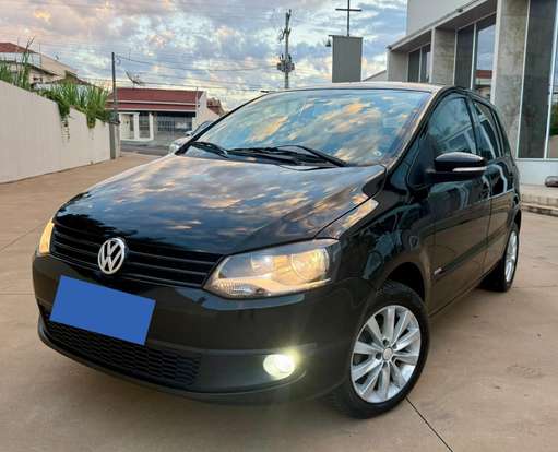VOLKSWAGEN-FOX-2012