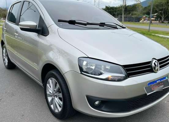 VOLKSWAGEN-FOX-2011