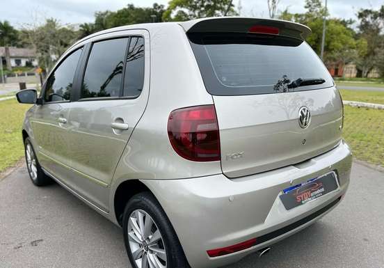 VOLKSWAGEN-FOX-2011