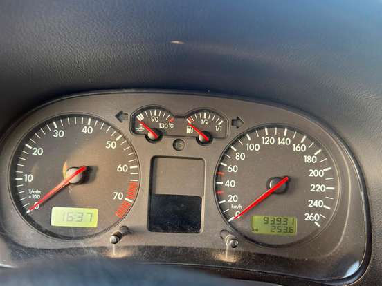 VOLKSWAGEN-GOLF-1.8 MI GTI 20V 150CV TURBO GASOLINA 4P MANUAL VOLKSWAGEN-GOLF-2000