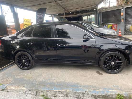 VOLKSWAGEN-JETTA-2010