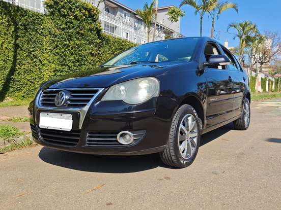 VOLKSWAGEN-POLO SEDAN-2009