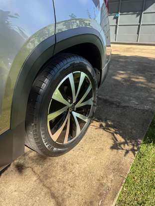 VOLKSWAGEN-TAOS-2023